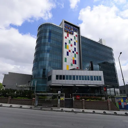 Park By Radisson Ataturk Airport Otel 5*