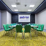 Park By Radisson Ataturk Airport מלון