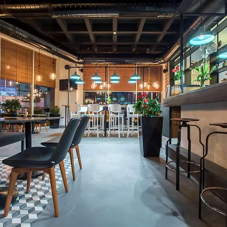 מלון Park By Radisson Ataturk Airport