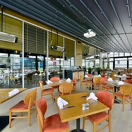 Hotel Park By Radisson Ataturk Airport 5*