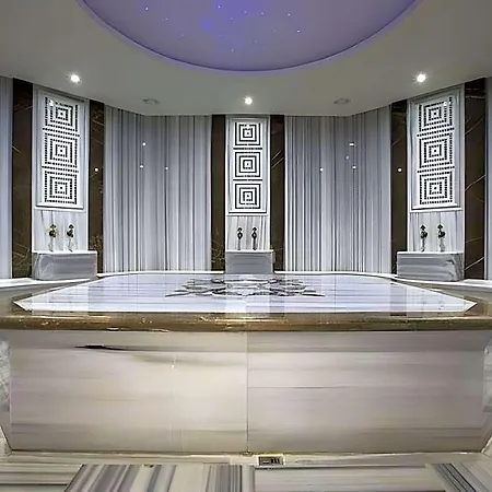 Park By Radisson Ataturk Airport 5*