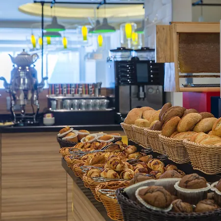 Отель Park By Radisson Ataturk Airport 5*