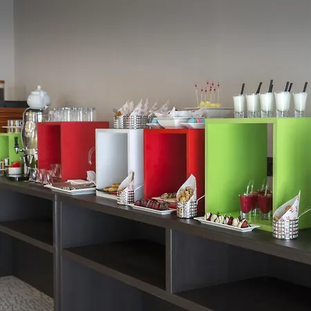 Park By Radisson Ataturk Airport 5* 이스탄불